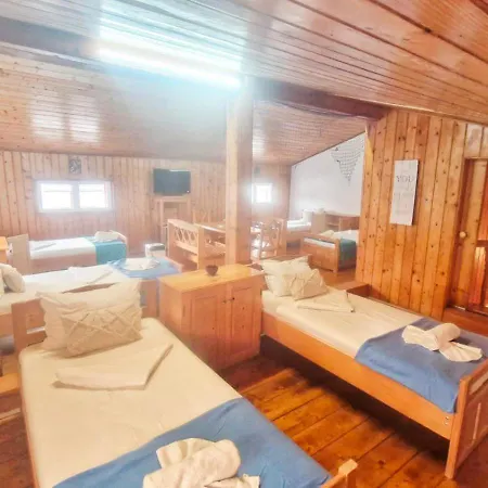 Apartment Casa Cu Obloane Rosii By Cochilia Eforie Nord