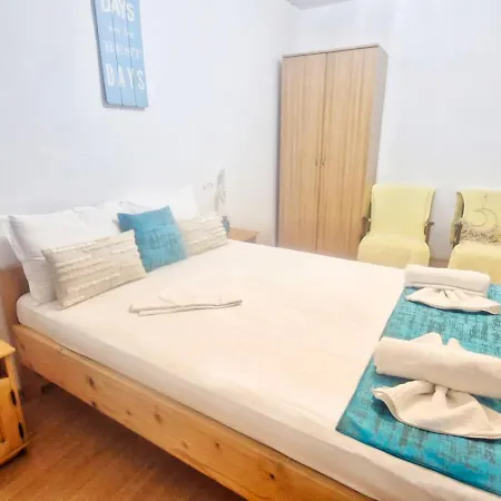Casa Cu Obloane Rosii By Cochilia Apartment Eforie Nord