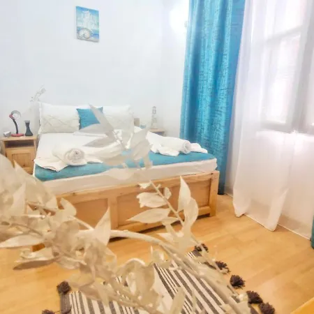 Apartment Casa Cu Obloane Rosii By Cochilia Eforie Nord