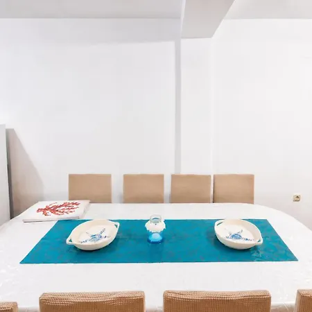 Casa Cu Obloane Rosii By Cochilia - Parcare Privata, Aproape De Plaja