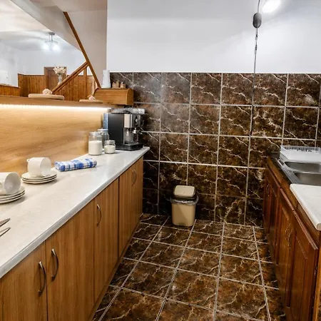 Casa Cu Obloane Rosii By Cochilia - Parcare Privata, Aproape De Plaja *
