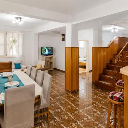 Casa Cu Obloane Rosii By Cochilia - Parcare Privata, Aproape De Plaja Apartament *