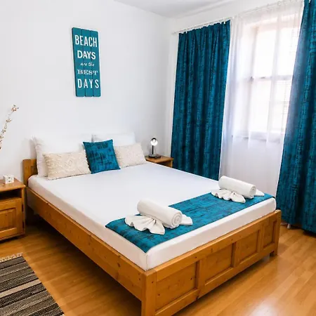 Casa Cu Obloane Rosii By Cochilia - Parcare Privata, Aproape De Plaja Apartament