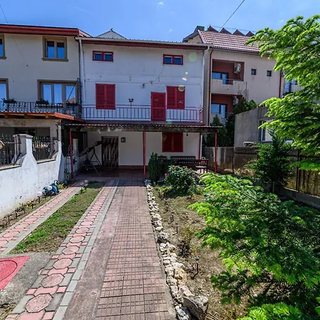 Casa Cu Obloane Rosii By Cochilia - Parcare Privata, Aproape De Plaja Apartament *