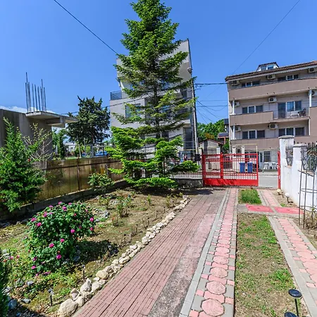 Casa Cu Obloane Rosii By Cochilia - Parcare Privata, Aproape De Plaja